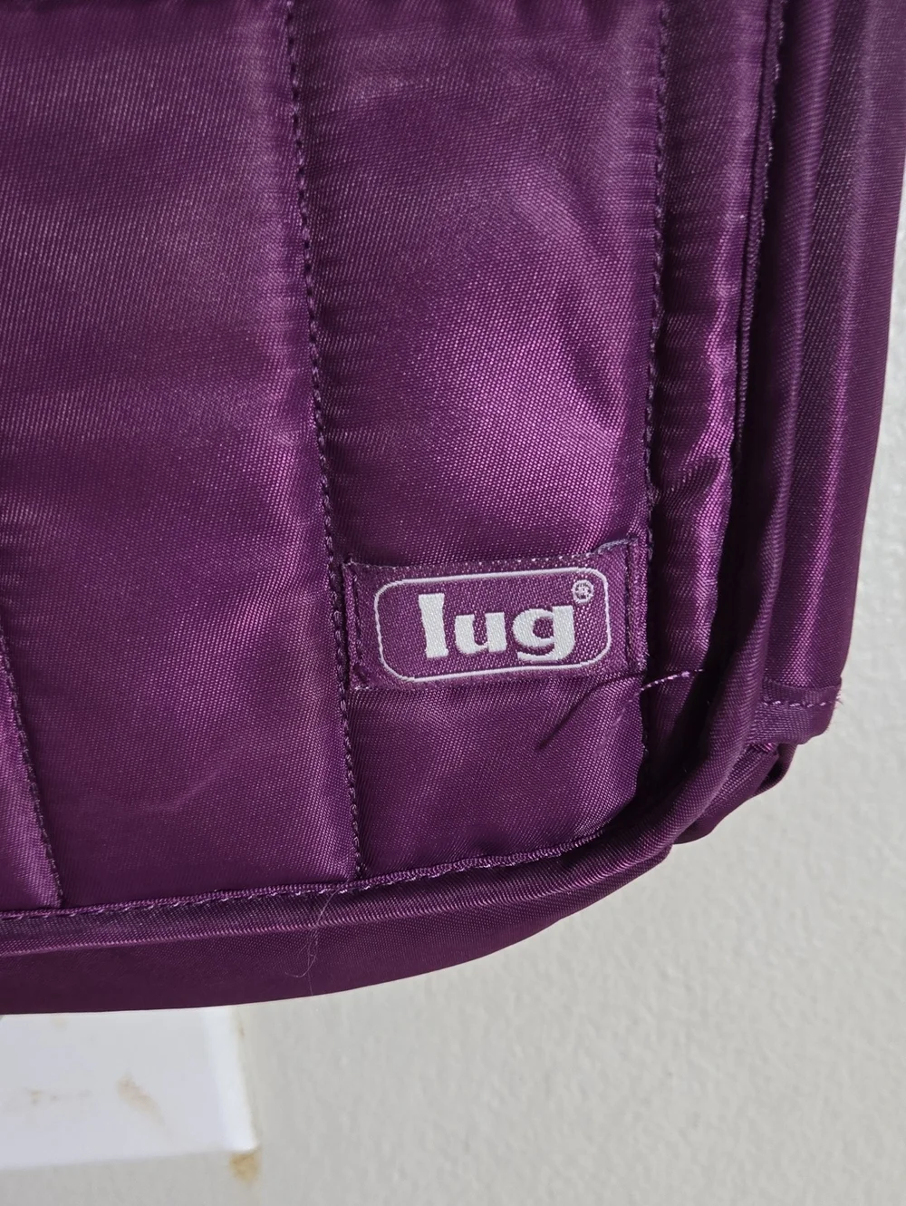 LUG Moped Day Pack Compass Crossbody Bag Messenger Quilted Purple Pockets Logo